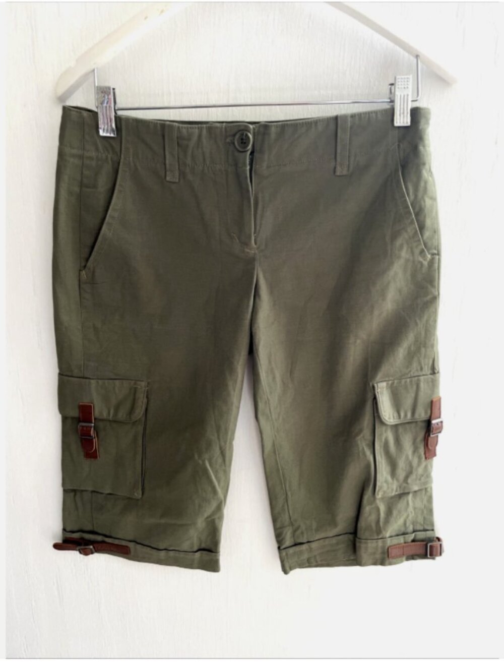 BCBG MAXAZRIA Faye Green Cropped Cargo Bermuda Shorts Safari Size 4 EUC